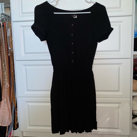 Simple Black Dress - Picture 1 of 2